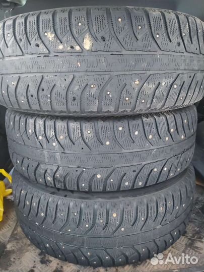 Bridgestone Ice Cruiser 5000 235/65 R17 108T