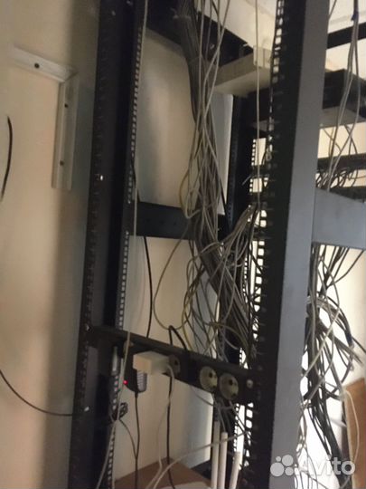 Телекоммуникационная стойка