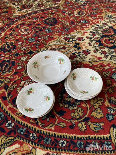 Столовый набор тарелок времен СССР