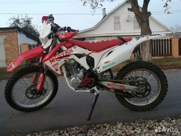 Кроссовый мотоцикл