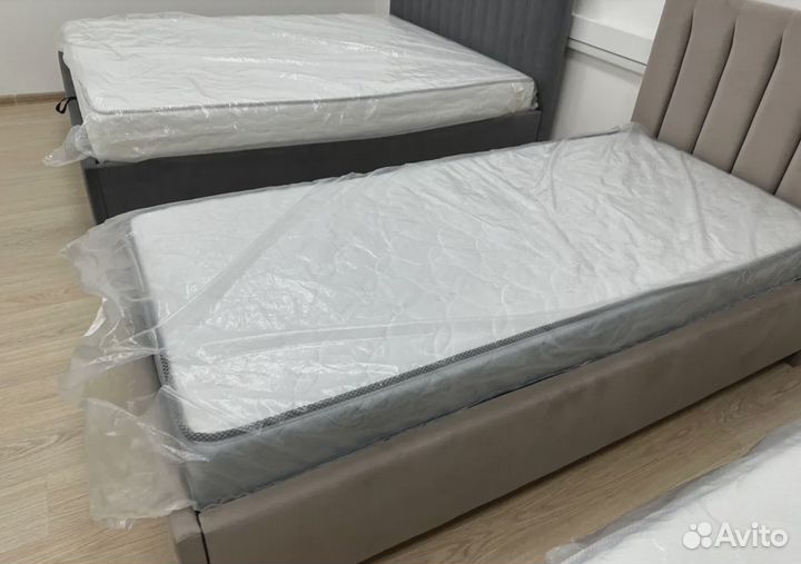 Матрас эластичная пена пружинный