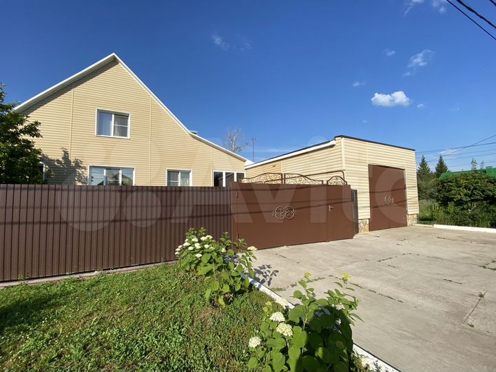 Дом 204 м² на участке 12 сот.