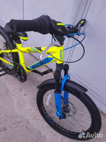 Велосипед почти новый рост 120-145 см 20 колёса