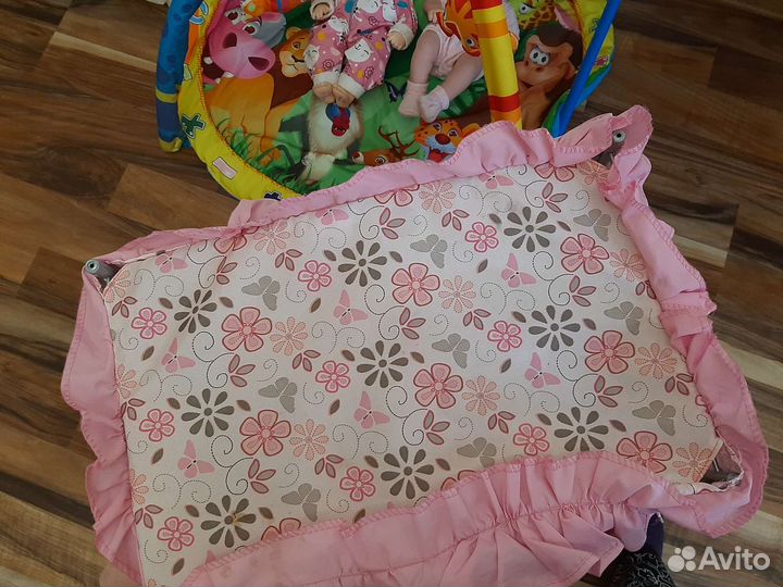 Кукольная кроватка с балдахинами