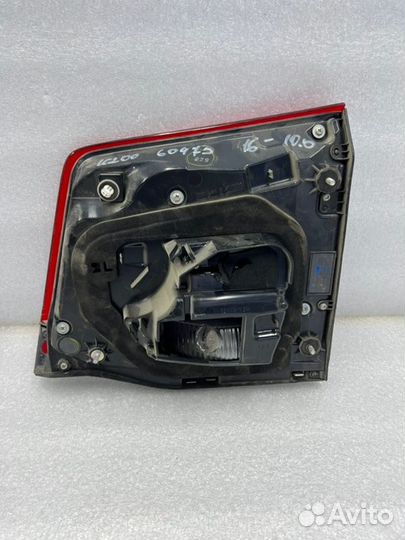 Фонарь внутренний задний левый Toyota Land Cruiser