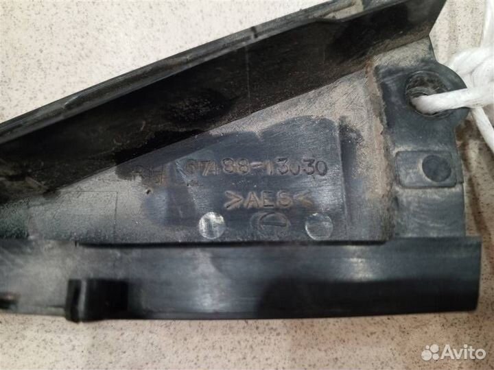 Уголок двери задней правой внутренний Toyota Coro