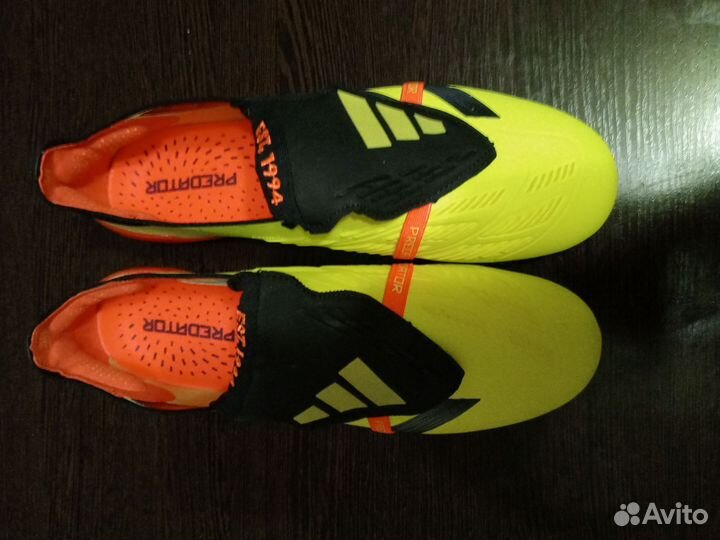 Футбольные бутсы adidas predator