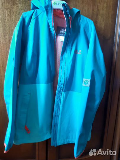 Ветровка на девочку Jack Wolfskin. Новая. Р.152