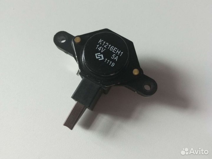 Регулятор напряжения,Щётка генератора, (шоколадка)