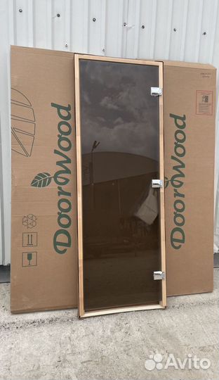 Дверь стеклянная для бани и сауны