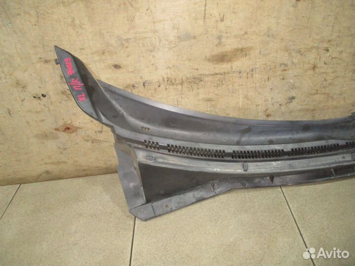 Решетка стеклооч. (планка под лобовое стекло) Mit