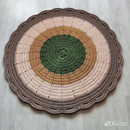 Коврик вязаный