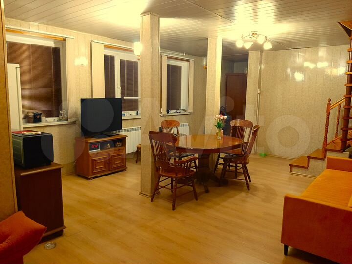 Дом 309 м² на участке 10 сот.