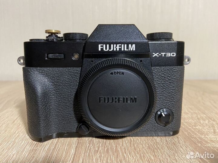 Цифровой фотоаппарат Fujifilm X-T30 с клеткой