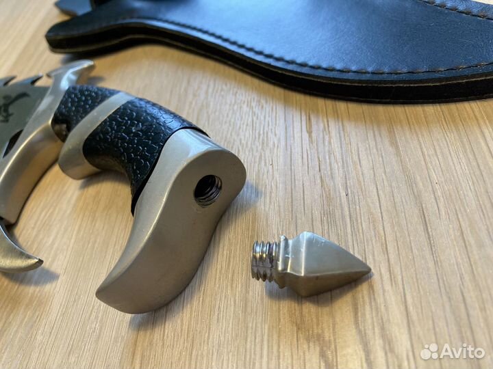 Нож в чехле