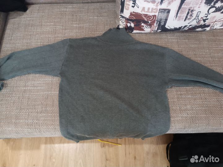 Свитер