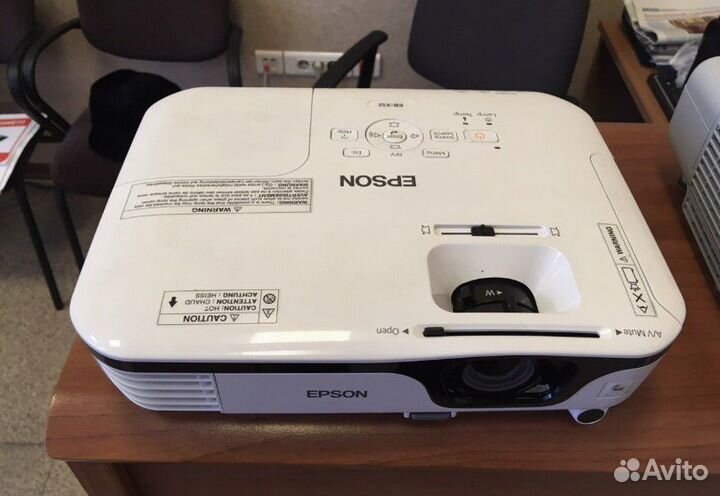 Проектор в аренду, свет, мощный звук, дым