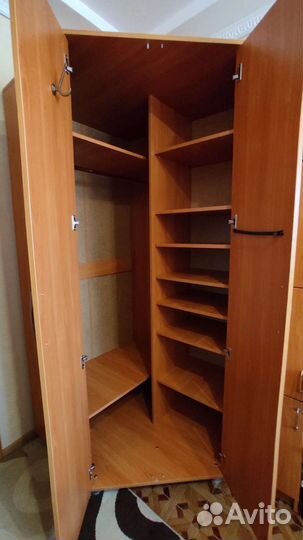 Угловой шкаф