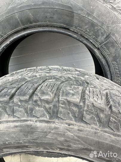 Bridgestone Blizzak Spike-02 215/65 R16 98T