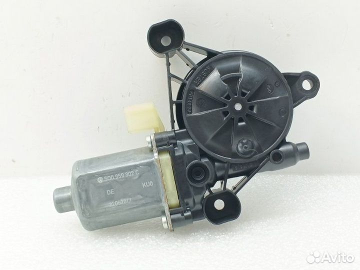 Моторчик стеклоподъемника передний левый