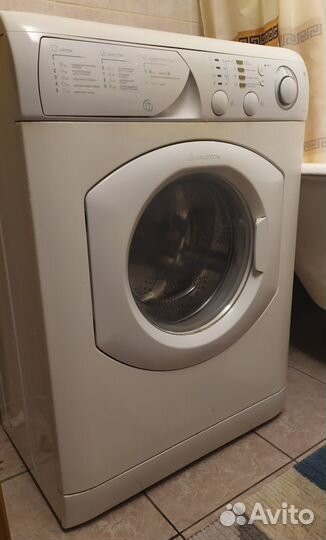 Стиральная машинка аriston avsl-100 R