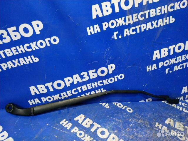Правый поводок дворника Ваз Лада Веста Кросс седан