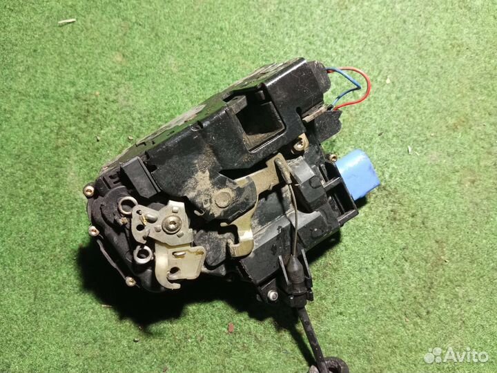 Замок Двери Шкода Фабия 1