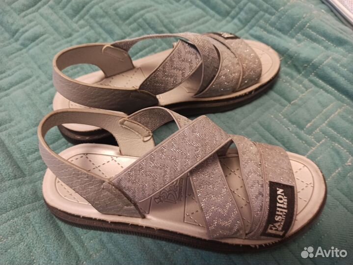 Сандалии для девочки