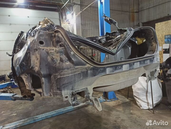 Панель задняя Ford Focus 3