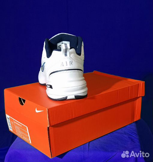 Кроссовки Nike Air Monarch 4