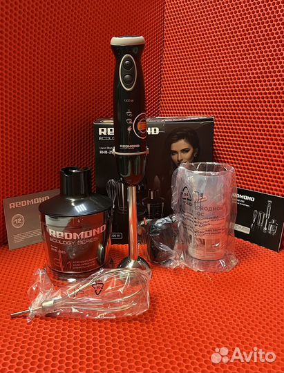 Погружной блендер redmond RHB-2985