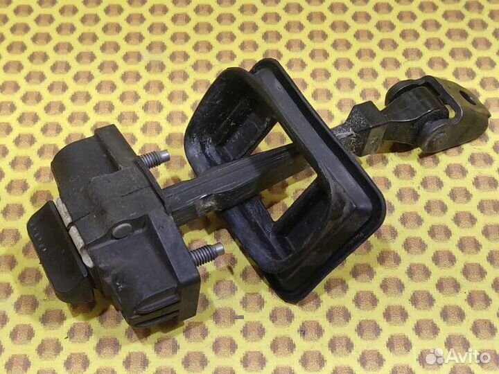 Ограничитель двери задний левый Renault Kaptur