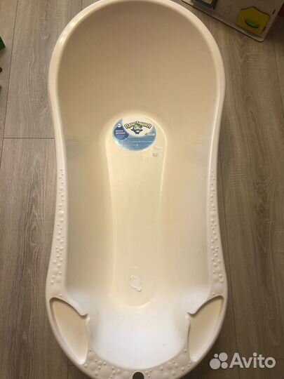 Детская ванна с клапаном для слива