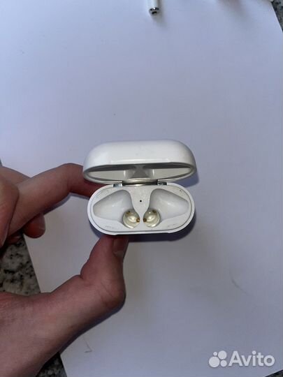 Airpods 1 поколения