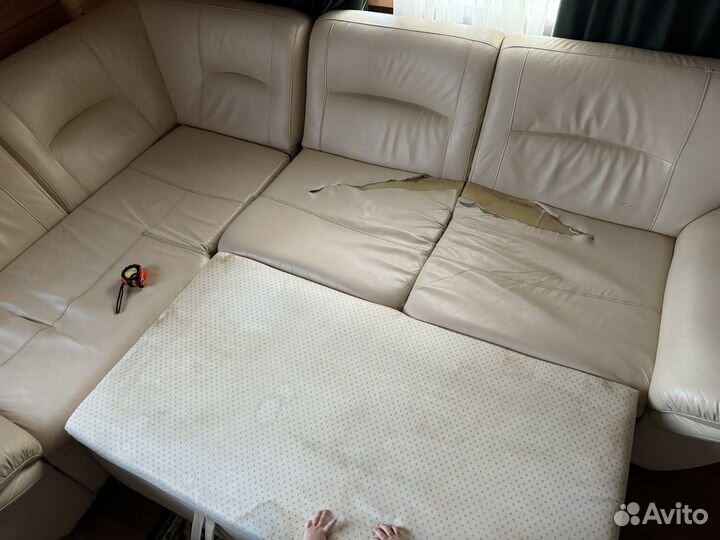 Кожаный угловой диван бу