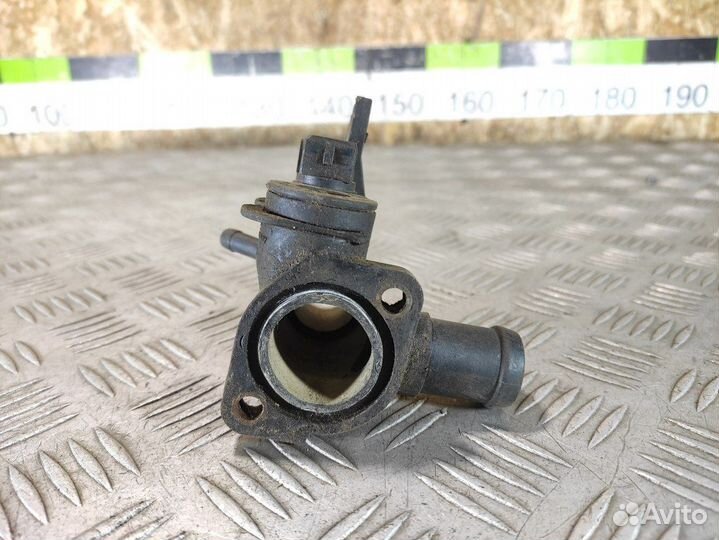 Фланец системы охлаждения Volkswagen Passat b3 b3