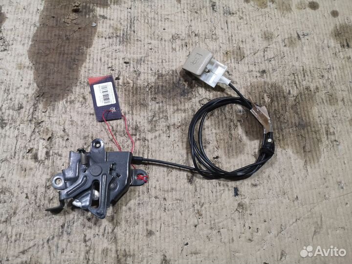 Замок капота Toyota Corolla runx NZE121