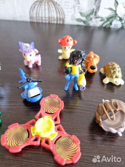 Игрушки из киндера пакетом