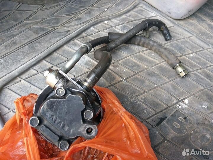 Насос гур Pajero2