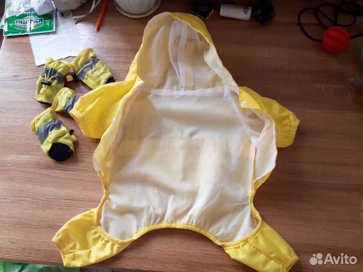 Дождевик + тапочки для маленькой собаки