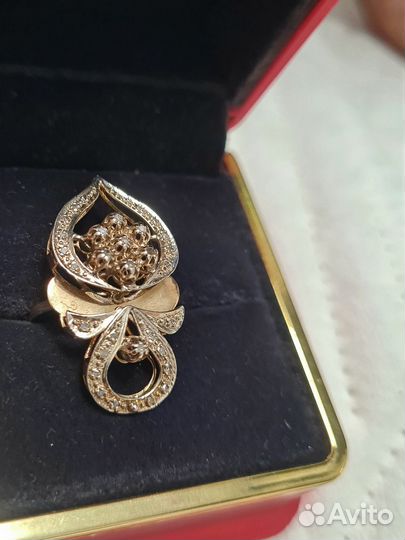 Золотое кольцо с бриллиантами