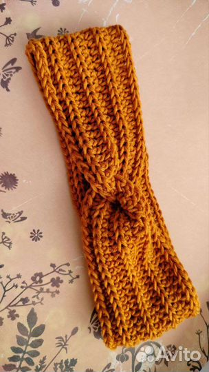 Повязка на голову вязаная