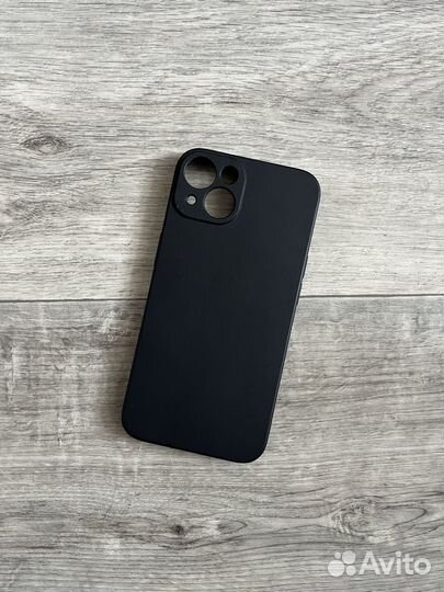 Чехол на iPhone 13 черный