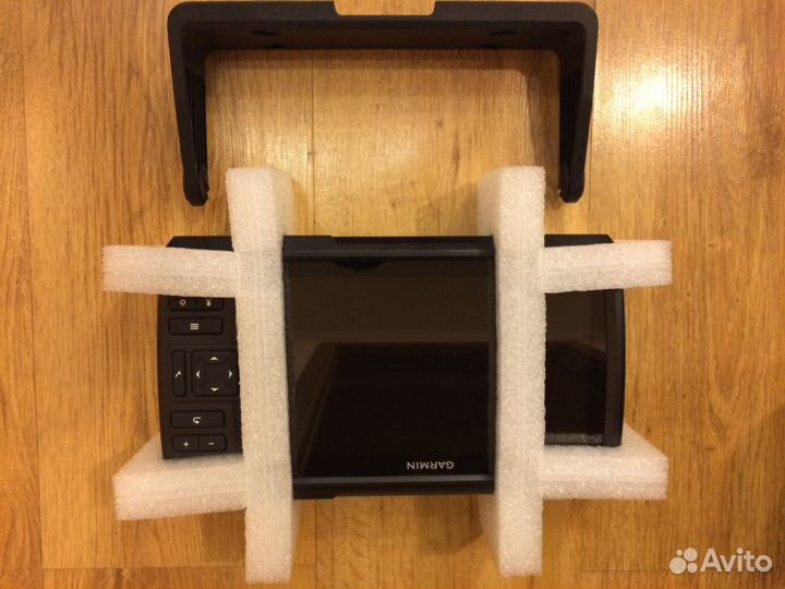 Эхолот garmin striker vivid plus 9 sv новый