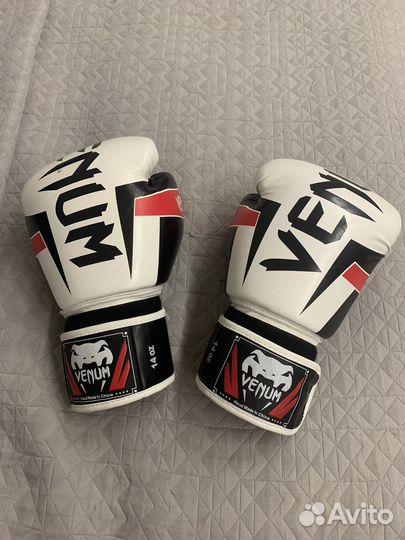 Боксерские перчатки 14 oz