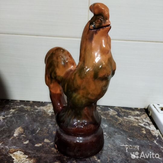Графин керамический. Статуэтка петуха