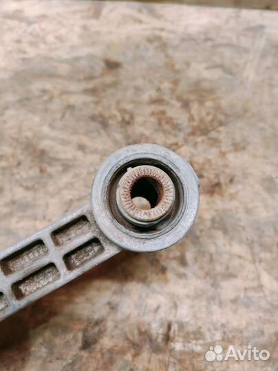 Опора двигателя задняя Kia Rio