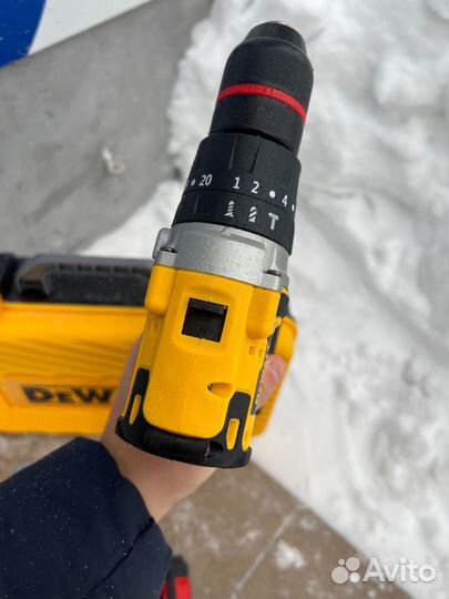 Шуруповерт для ледобура Dewalt 9 Mah