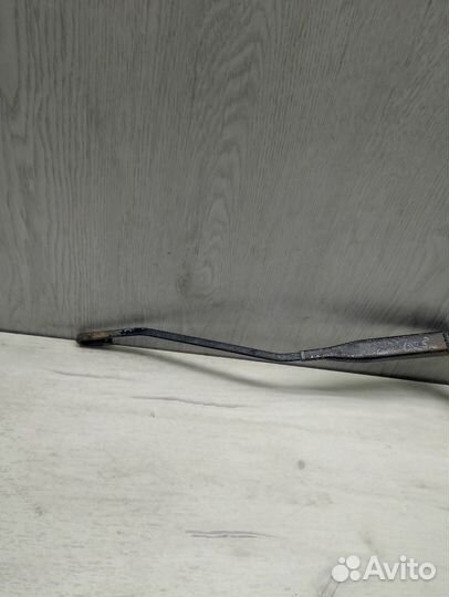 Поводок дворника левый Volvo S70 Вольво С70