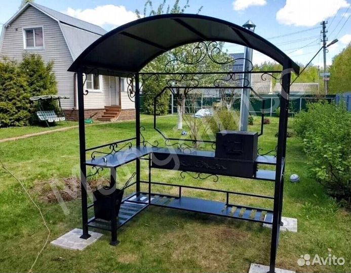 Мангал с крышей